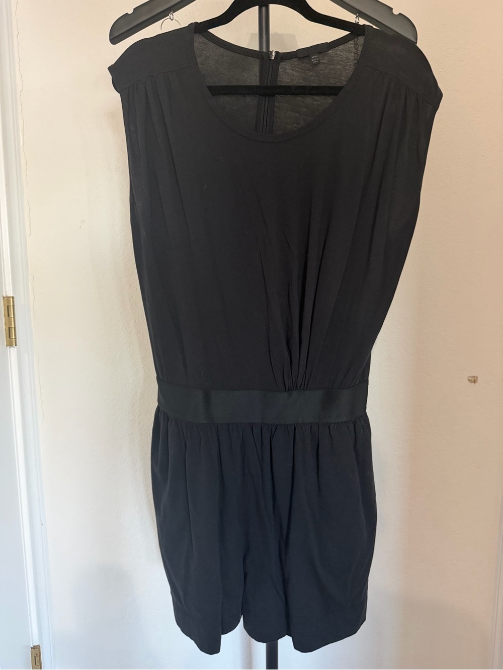 Black Sleeveless Waistband Romper with Pockets